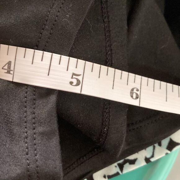 Tranquility Athletic Skirt with Shorts Size Medium (L12) - Picture 7 of 8